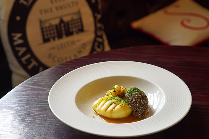 Edinburgh Food & Drink Tour with EatWalk Tours - Stop 3: Old Town Through Its Food-and-Drink Lens