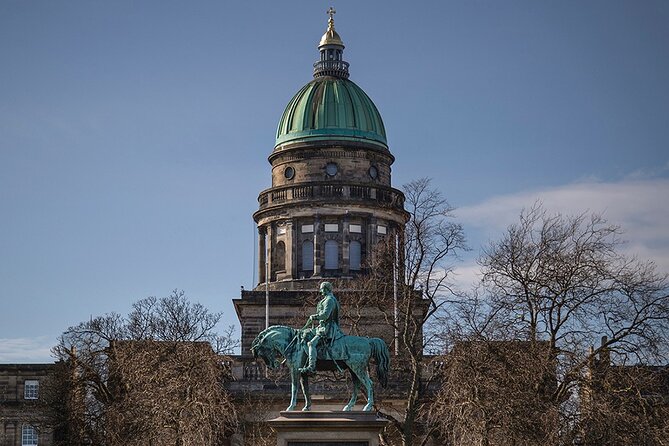 Edinburgh Full Day Walking Tour with Castle Included -Small Group - Heart of Midlothian and the closes: medieval lanes in real walking time