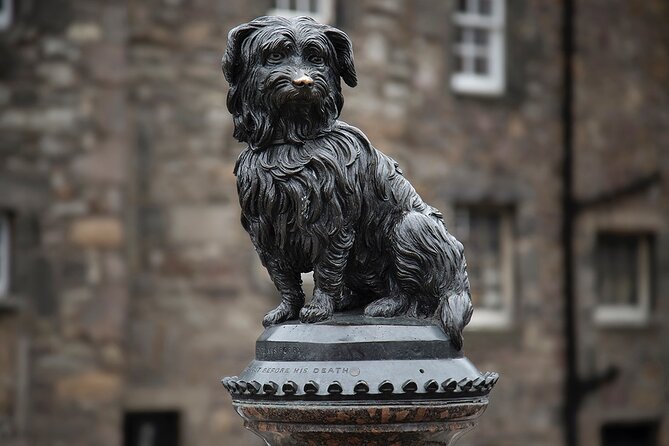 Edinburgh Full Day Walking Tour with Castle Included -Small Group - Greyfriars Bobby and Greyfriars Kirkyard: loyalty meets Covenanters’ history