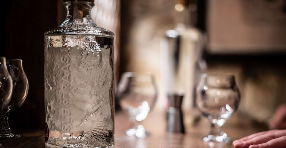 Edinburgh: Gin Tasting at Underground Venue - The guide makes it land: storytelling that stays practical