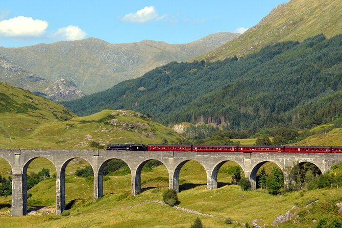 Edinburgh: Glenfinnan Viaduct, Glencoe & Fort William Guided Tour - Glenfinnan Viaduct: viewpoints, the Visitor Centre, and monument time