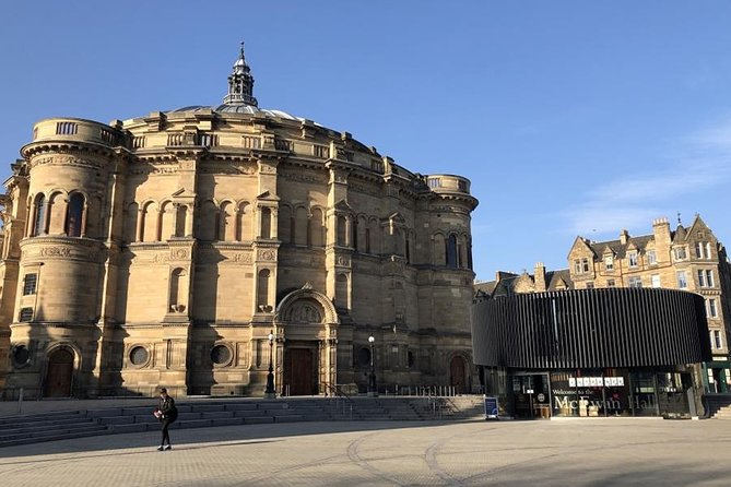 Edinburgh Half Day Guided Private Tour in a Premium Minivan - Greyfriars Bobby and Greyfriars Kirkyard: Legend Meets Place