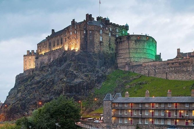 Edinburgh Half Day Tour (Private Chauffeur) - St Andrew Square and Old Town on George Street: building your mental map