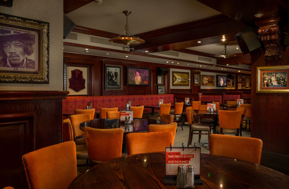 Edinburgh: Hard Rock Cafe with Set Menu for Lunch or Dinner - Should you book this Hard Rock Cafe Edinburgh lunch or dinner?