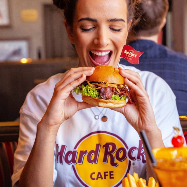 Edinburgh: Hard Rock Cafe with Set Menu for Lunch or Dinner - Service, atmosphere, and the one thing that can bother people: noise