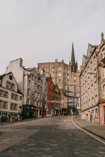 Edinburgh: Harry Potter Tour & Amazing Illusions Experience - Tron Kirk to Waverley Station: the story begins on the Royal Mile