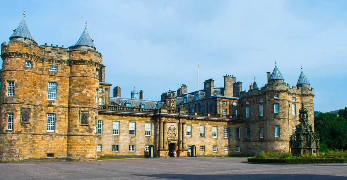 Edinburgh: Harry Potter Tour & Palace of Holyrood Entry - A Potter-led walk through real Edinburgh streets