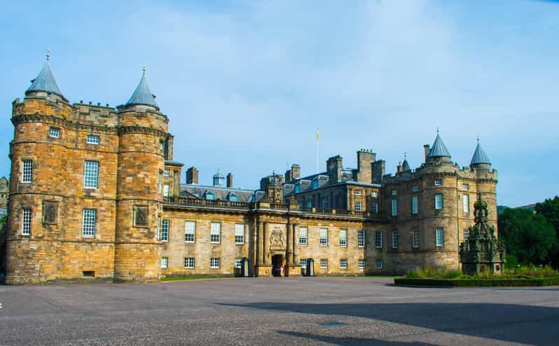 Edinburgh: Harry Potter Tour & Palace of Holyrood Entry - Old College and the University connection you can actually see