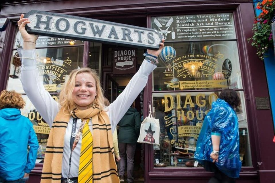 Edinburgh: Harry Potter Wizarding Walking Tour (Private) - Finishing Near Edinburgh City Chambers: Rowling’s Edinburgh Impact