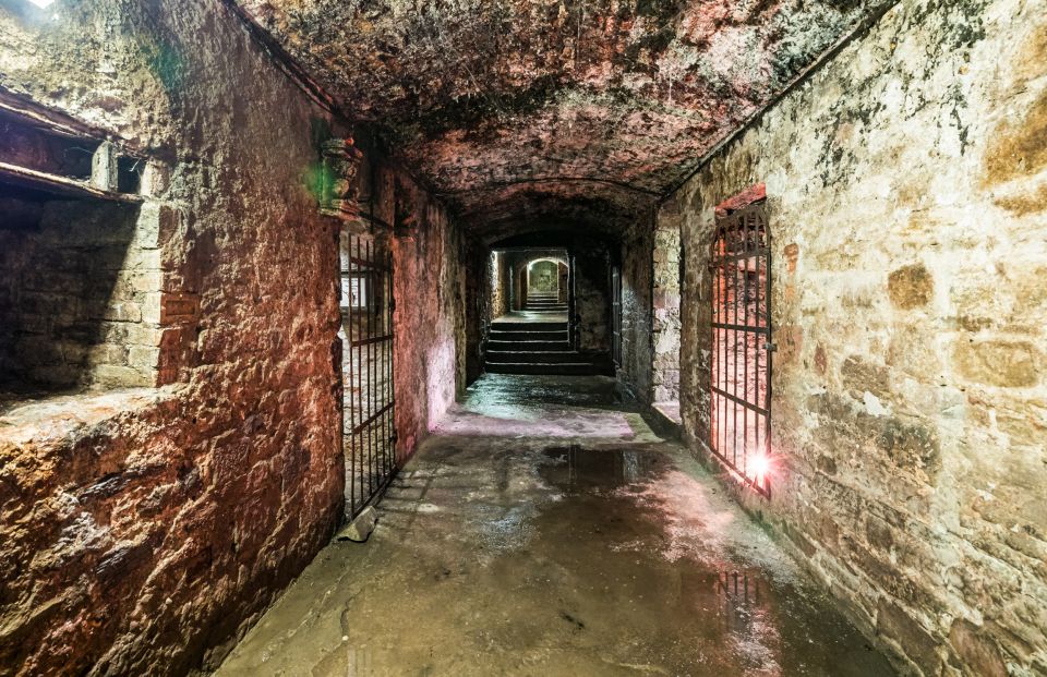 Edinburgh: Haunted Underground Vaults and Graveyard Tour - Should you book this tour? My honest take