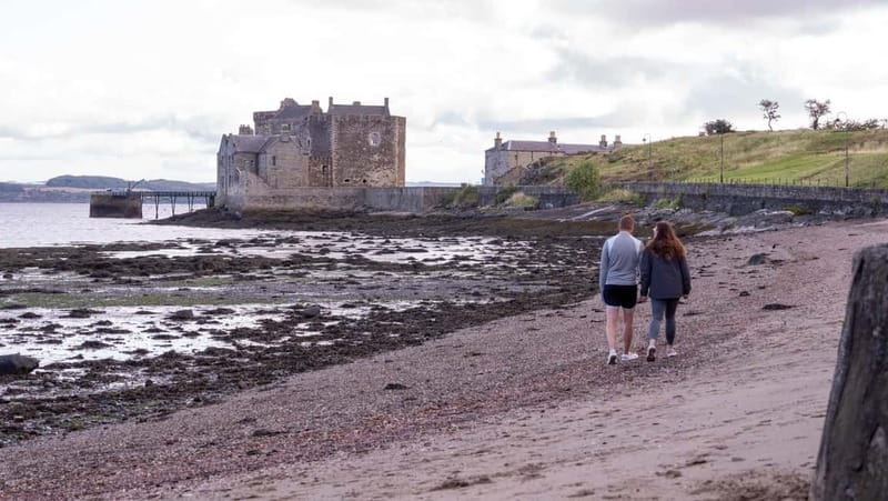 Edinburgh: Highland Cow, Blackness Castle, and Cake Tour - Guide Poppy and the small-group advantage: how the day stays friendly