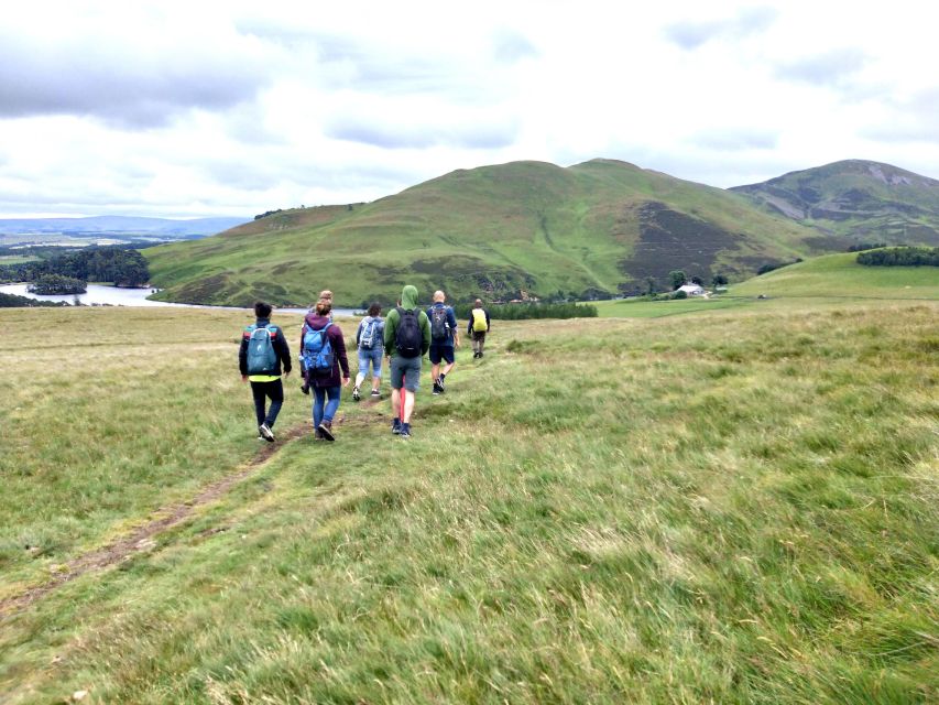 Edinburgh: Hill & Nature Hike With a Local - Rishi as your guide: what to expect from the human side