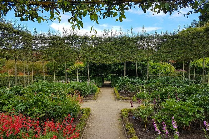 Edinburgh: Holy Island, Alnwick Castle & Kingdom of Northumbria - Alnwick Castle: The Castle + Gardens Combo That Works for Many Tastes