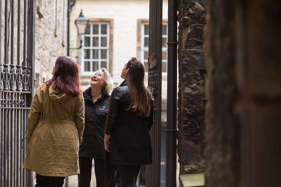 Edinburgh: Immersive Old Town Historical Walking Tour - Royal Mile Stories: Royalty, Rebellion, Crime, and Culture