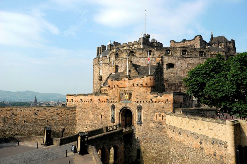 Edinburgh: Immersive Old Town Historical Walking Tour - How the Headsets Change the Whole Experience