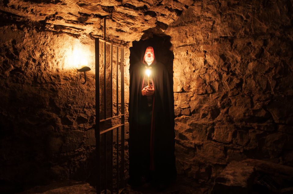 Edinburgh: Immersive Small-Group Haunted Underground Tour - Who this Edinburgh haunted underground tour suits best