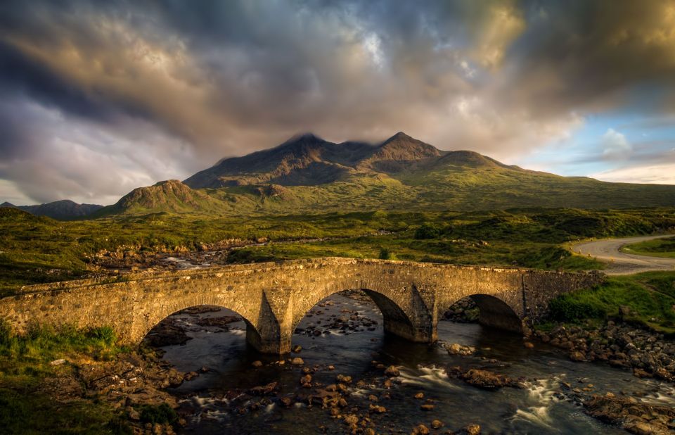 Edinburgh: Isle of Skye, Loch Ness, & Highlands 5-Day Tour - Portree and Skye’s coast: mountains, cliffs, and local folklore mood