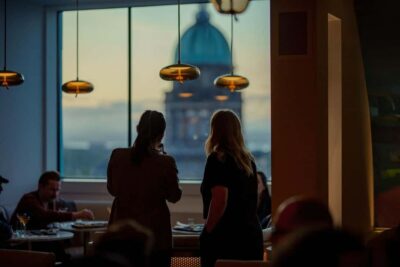 Edinburgh: Johnnie Walker Whisky Explorers Guided Tasting - Start at Johnnie Walker Princes Street (And Arrive Ready)