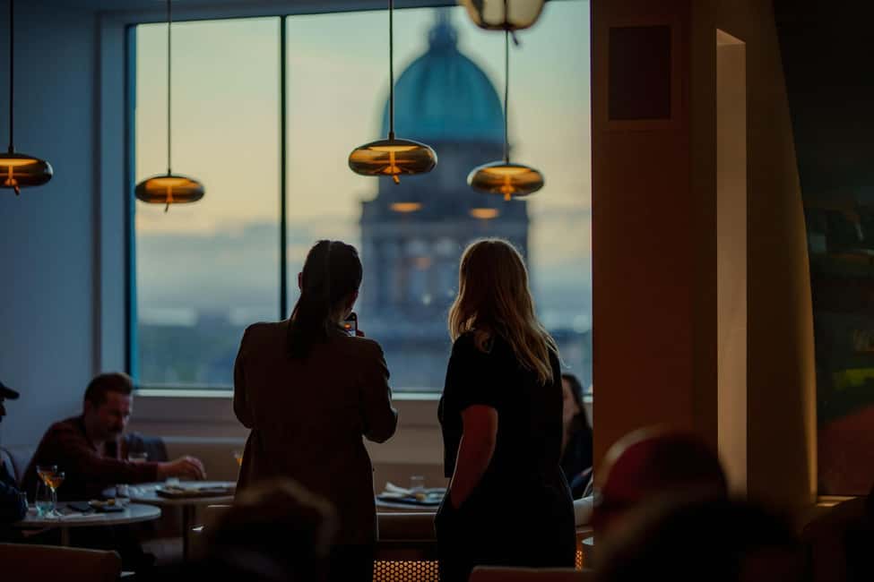 Edinburgh: Johnnie Walker Whisky Explorers Guided Tasting - Start at Johnnie Walker Princes Street (And Arrive Ready)