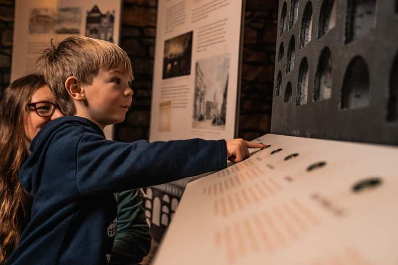 Edinburgh: Kids Immersive Underground Small-Group Tour - Underground vaults: Blair Street and the multi-sensory approach
