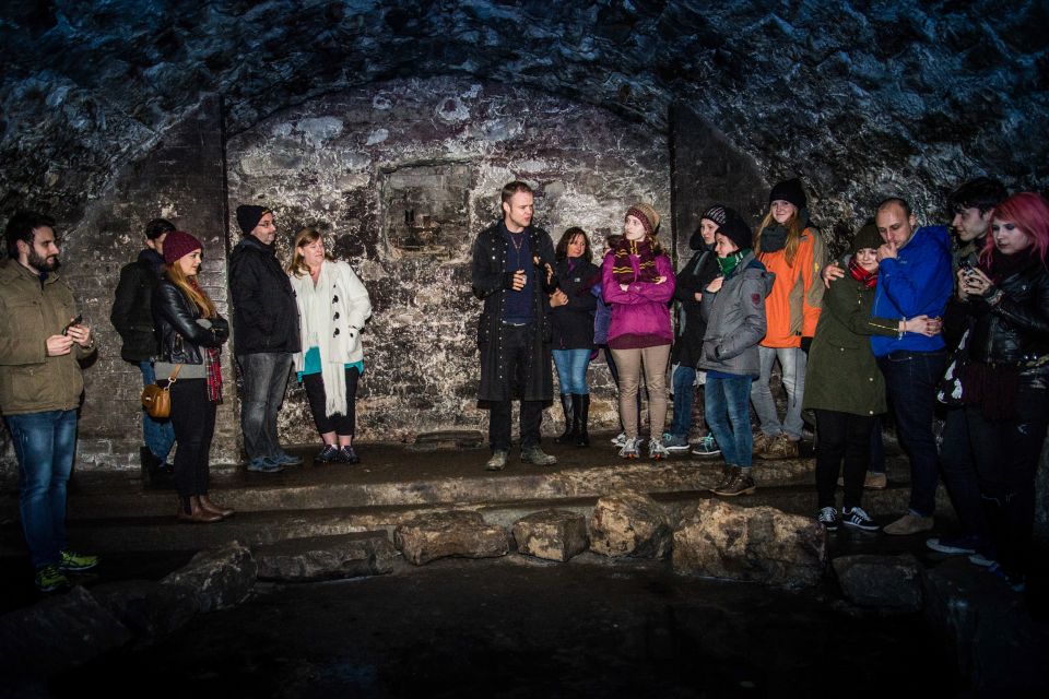 Edinburgh: Late-Night Underground Vaults Terror Tour - What to bring (and what to skip)