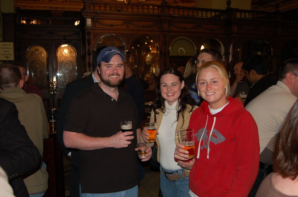 Edinburgh Literary Pub Tour with "Real-Actors" - The One Thing to Consider If You Care About Representation
