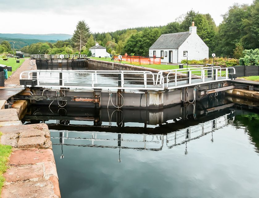 Edinburgh: Loch Ness, Glencoe & the Scottish Highlands Tour - The final drive: Inverness shoreline views, then Pitlochry