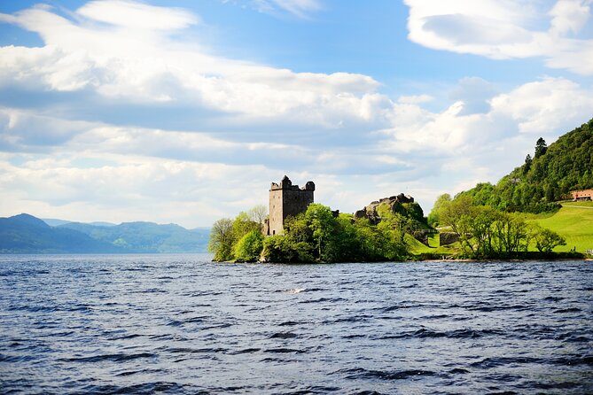 Edinburgh: Loch Ness & Highlands Privately Guided Luxury Day Tour - Great Glen Way and the 62-Mile Fault-Line Setting