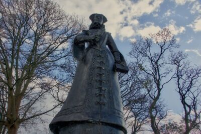 Edinburgh: Mary Queen of Scots Privately Guided Luxury Day Tour - Kelpies and the Wallace Monument Area: Iconic Scotland on the Drive