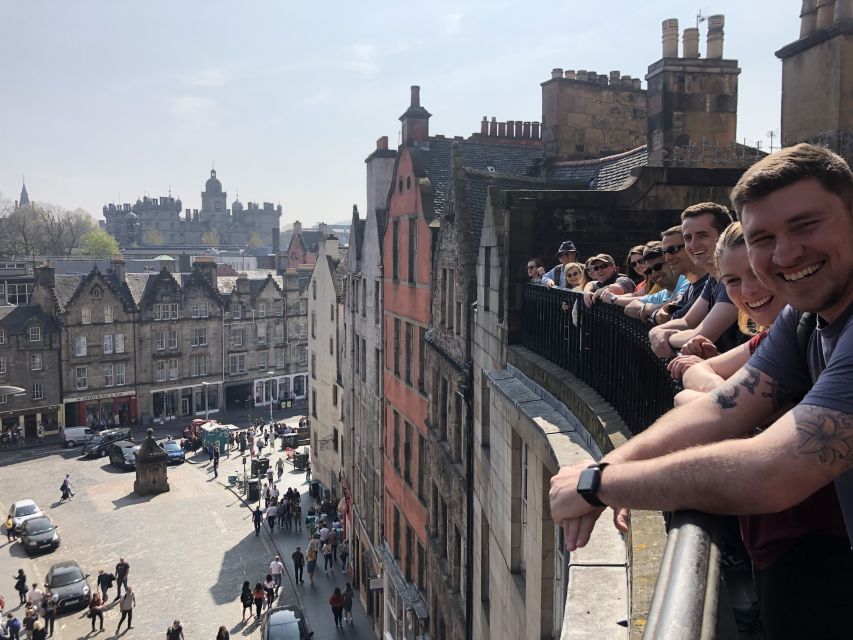 Edinburgh: Mountebank Comedy Walk - Daniel the stand-up historian: how the comedy-historical format works