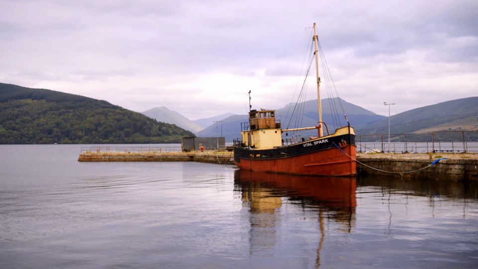 Edinburgh: Oban, Kilchurn Castle & Inveraray Tour in Spanish - Inveraray and William Adam: a classy finish by Loch Fyne