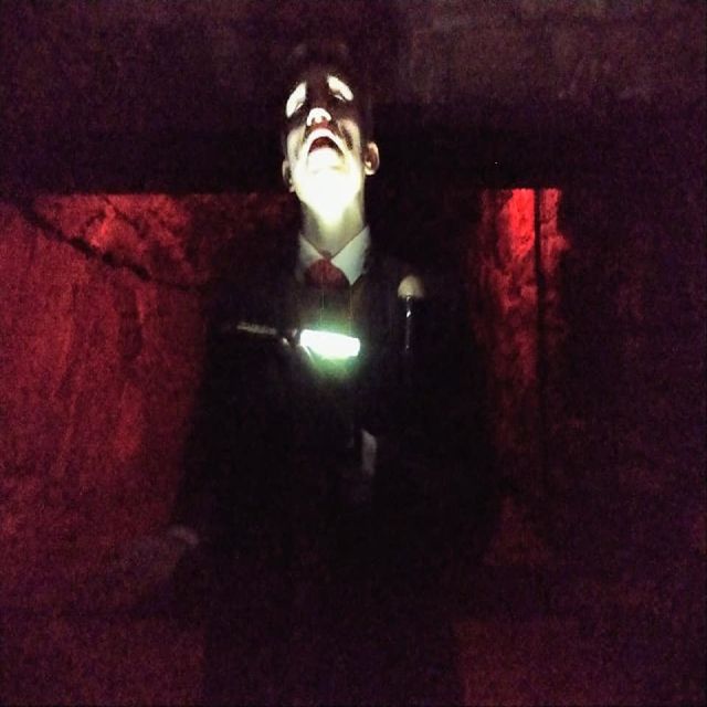 Edinburgh: Old Town and Underground Ghost Tour - Why This 1-Hour Edinburgh Ghost Tour Feels Like Street Theater