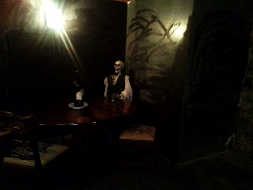 Edinburgh: Old Town and Underground Ghost Tour - Going Under South Bridge: What the Vaults Experience Is Like