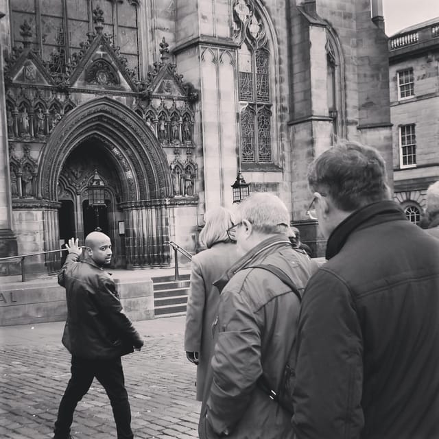 Edinburgh: Old Town Highlights Walking Tour - Where Harry Potter Fits Into Old Town