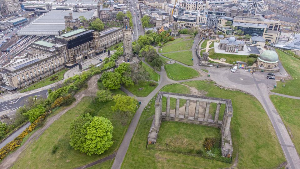 Edinburgh: Old Town History Walking Tour - Victoria Street: the Old Town that feels close-up