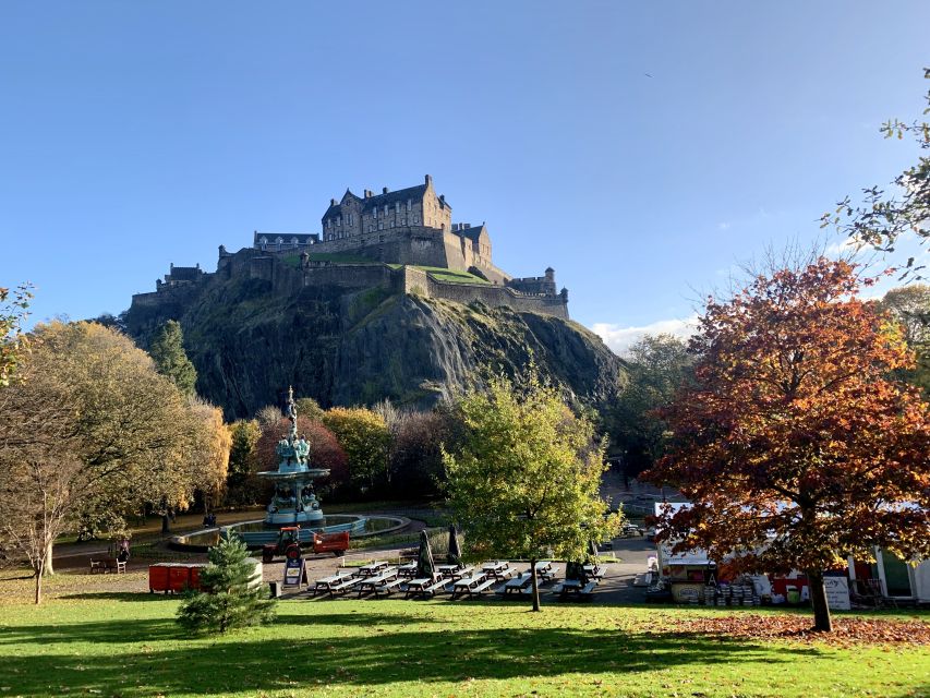 Edinburgh: Old Town History Walking Tour - St. Giles Cathedral and the Royal Mile: where power shows up