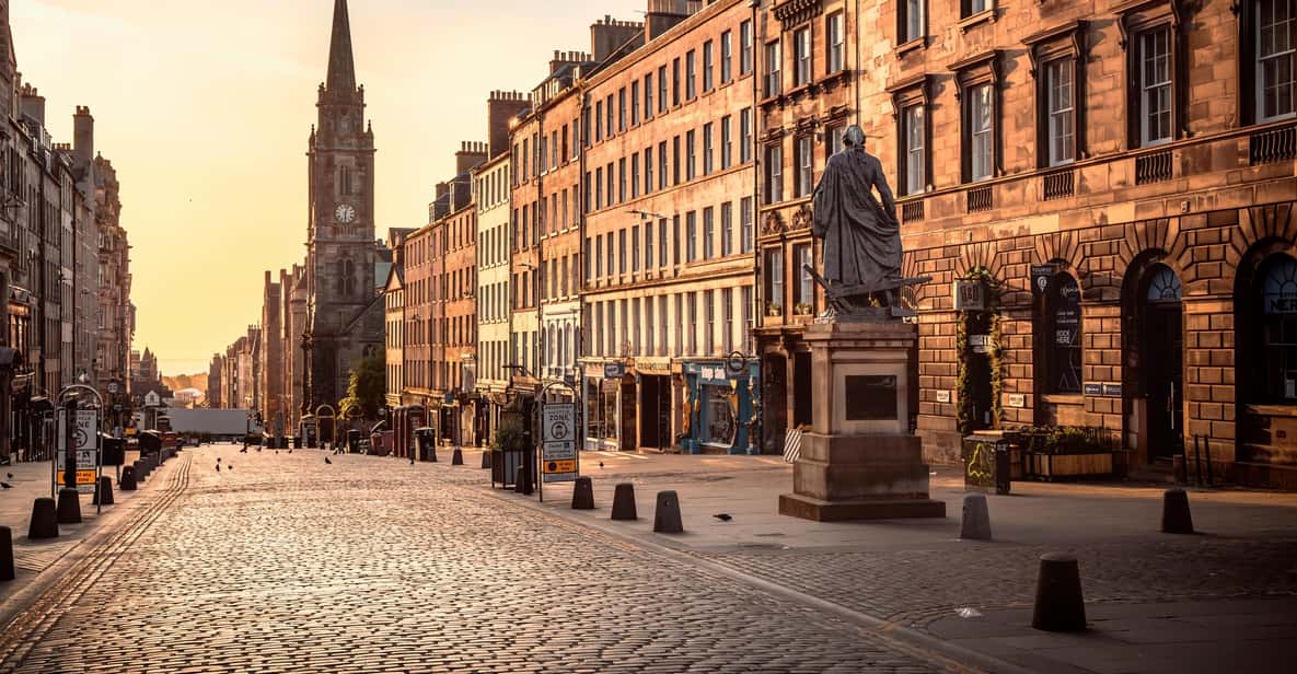 Edinburgh: Old Town Private Walking Tour with Historian - St Giles Cathedral and the two parliament buildings
