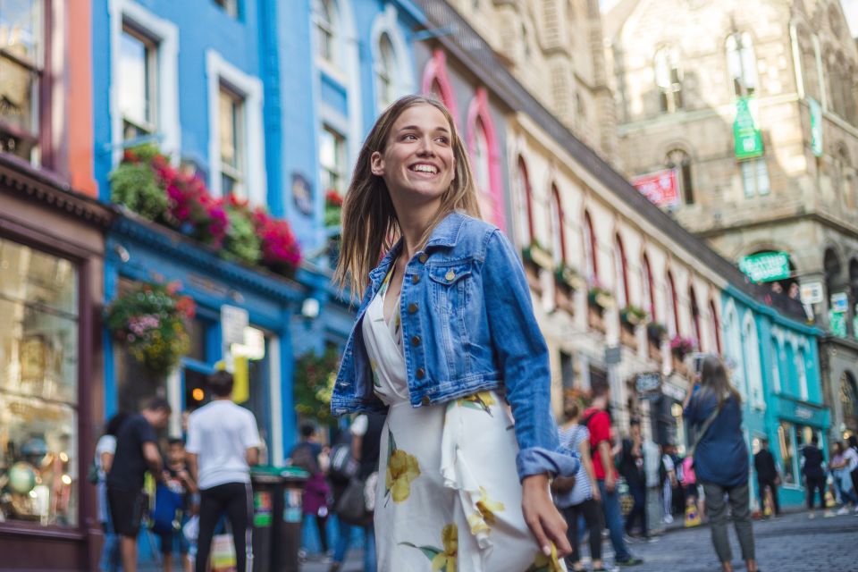 Edinburgh Old Town: Professional Photoshoot & Edited Photos - How the Royal Mile area sets the tone for your photos