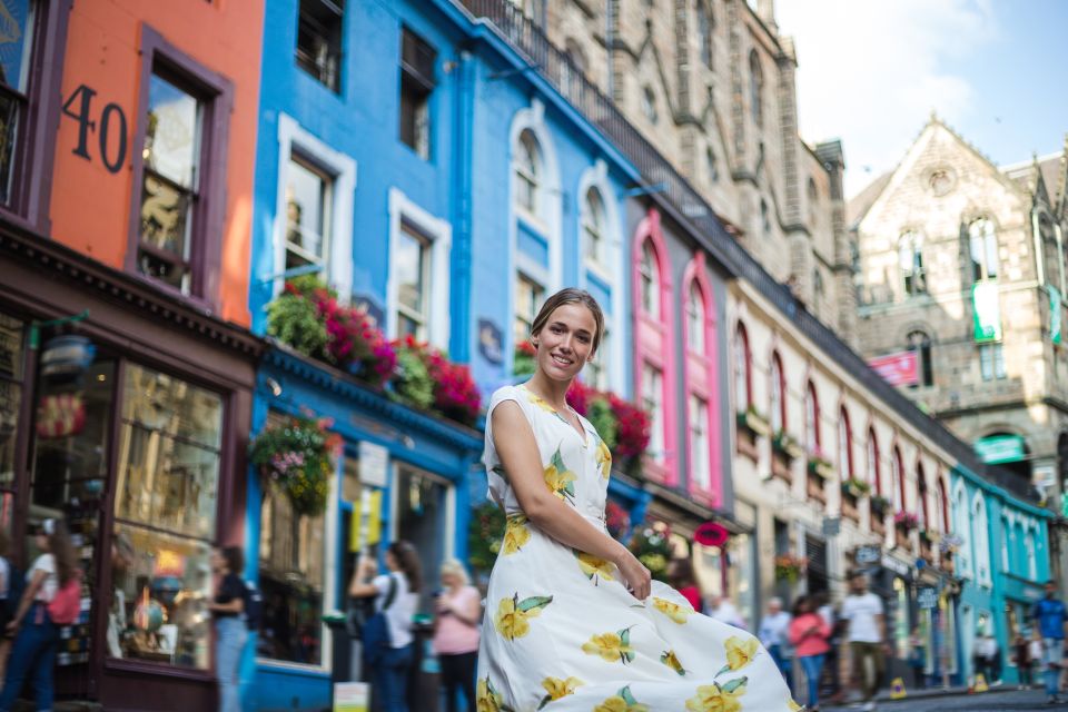 Edinburgh Old Town: Professional Photoshoot & Edited Photos - How the photographer coaching usually feels in practice