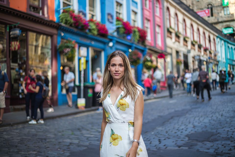 Edinburgh Old Town: Professional Photoshoot & Edited Photos - Meeting at Virgin Hotels Edinburgh on Victoria Street (and spotting your photographer)