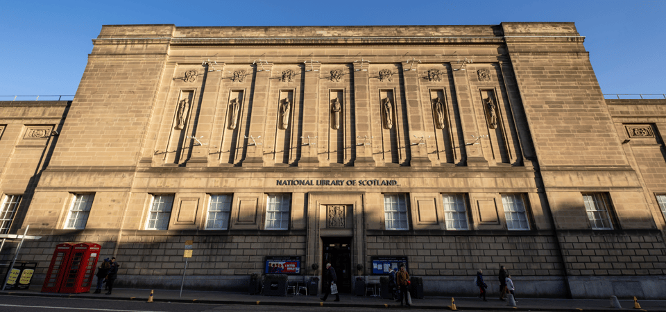 Edinburgh: Old Town Walking Tour with an APP - Grassmarket Square: from past punishment to present-day hangouts