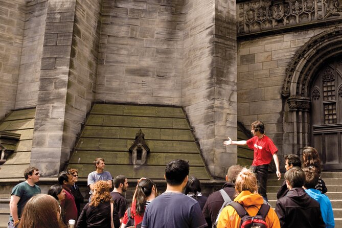 Edinburgh: Old Town's Highlights Walking Tour - William Wallace Statue Photo Stop and Independence Stories