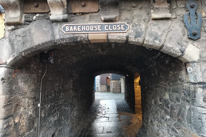 Edinburgh Outlander Self-Guided Private Tour - Holyrood Palace finish: Outlander’s royal seat on the Royal Mile