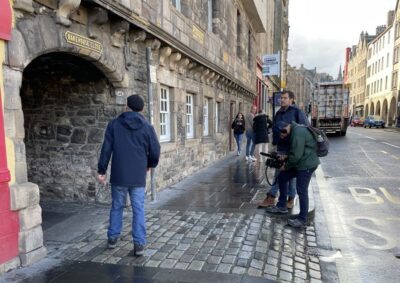 Edinburgh: Outlander Series and Jacobites Walking Tour - Starting point on High Street: finding Advocates Close without stress