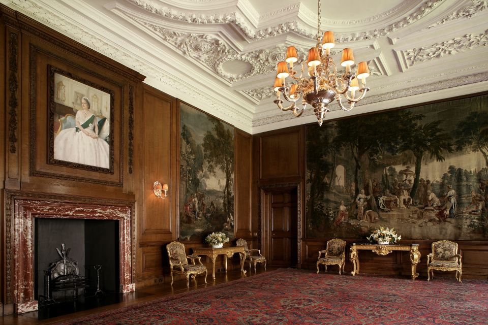 Edinburgh: Palace of Holyroodhouse Entry Ticket - Why Holyroodhouse feels different from Edinburgh Castle