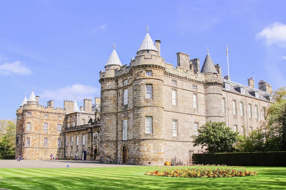 Edinburgh: Palace of Holyroodhouse Entry Ticket - Holyrood Abbey ruins and gardens: the perfect end-of-visit decompression