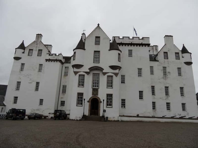 Edinburgh: Private Guided Walking Tour - Edinburgh Castle: Seeing It From the Right Angle
