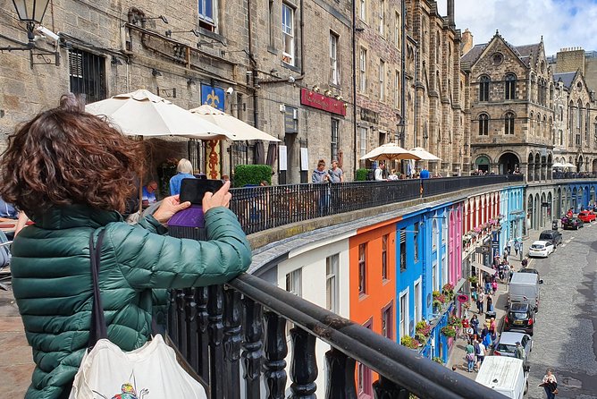 Edinburgh Private Walking Tour - Royal Mile momentum: quirky facts, royal connections, and local eating tips