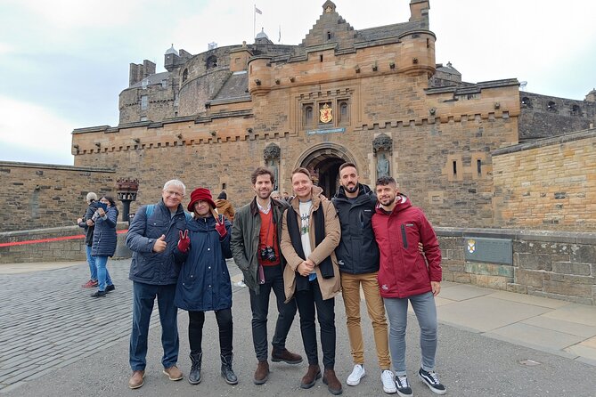 Edinburgh Private Walking Tour in Spanish - Meeting spot, timing, and how to plan around the castle