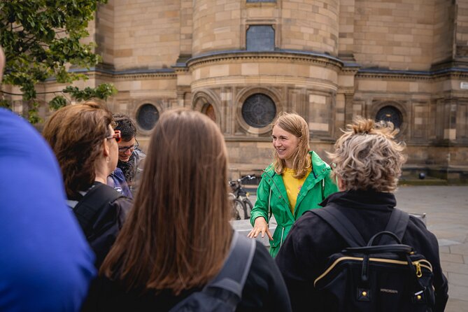 Edinburgh: Pubs & History Walking Tour with Beer Tasting - Brewing heritage meets Old Town streets